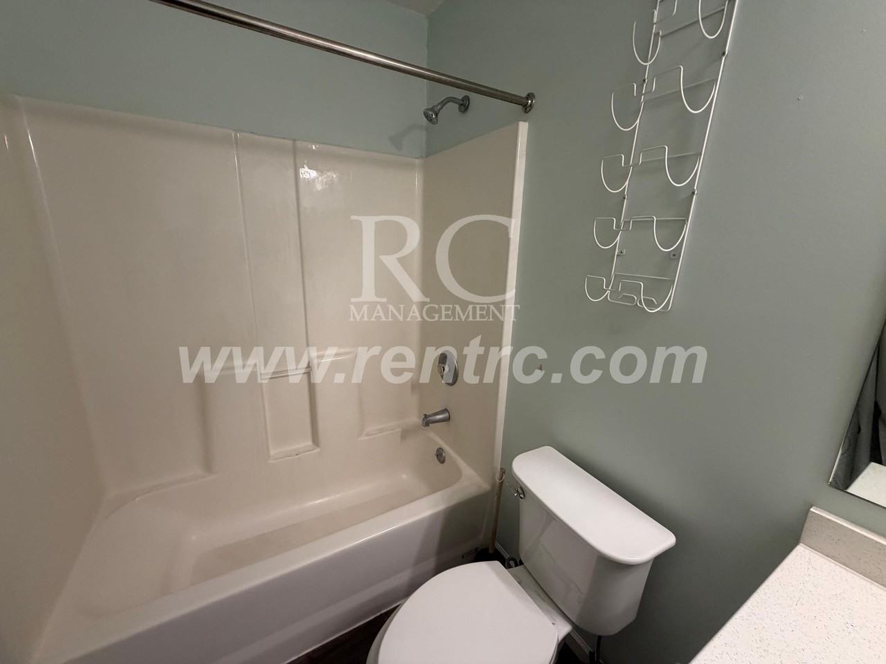 811 E 14th St Apt A - Photo 5 of 12