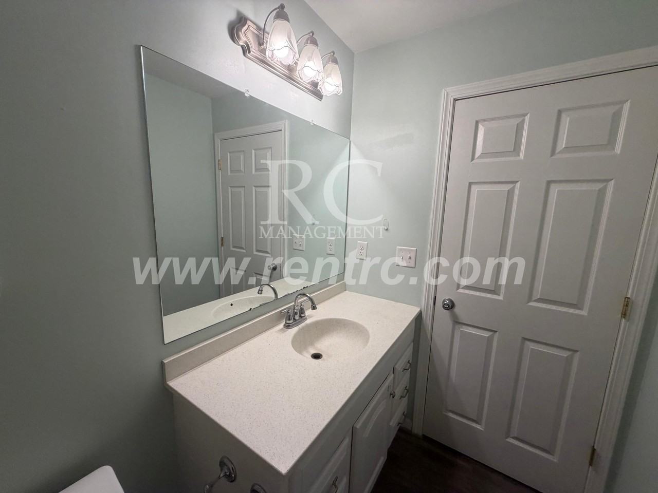 811 E 14th St Apt A - Photo 6 of 12