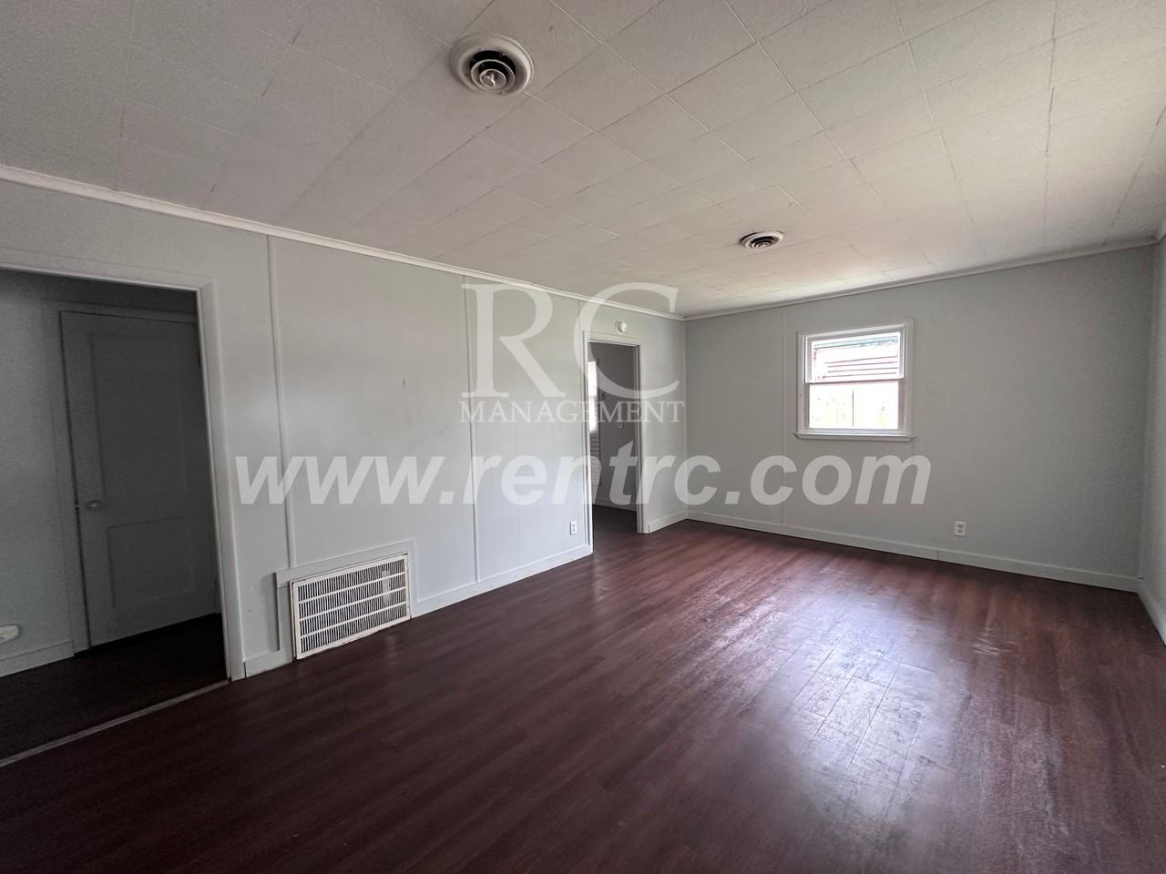 1012 Giddings St - Photo 6 of 14