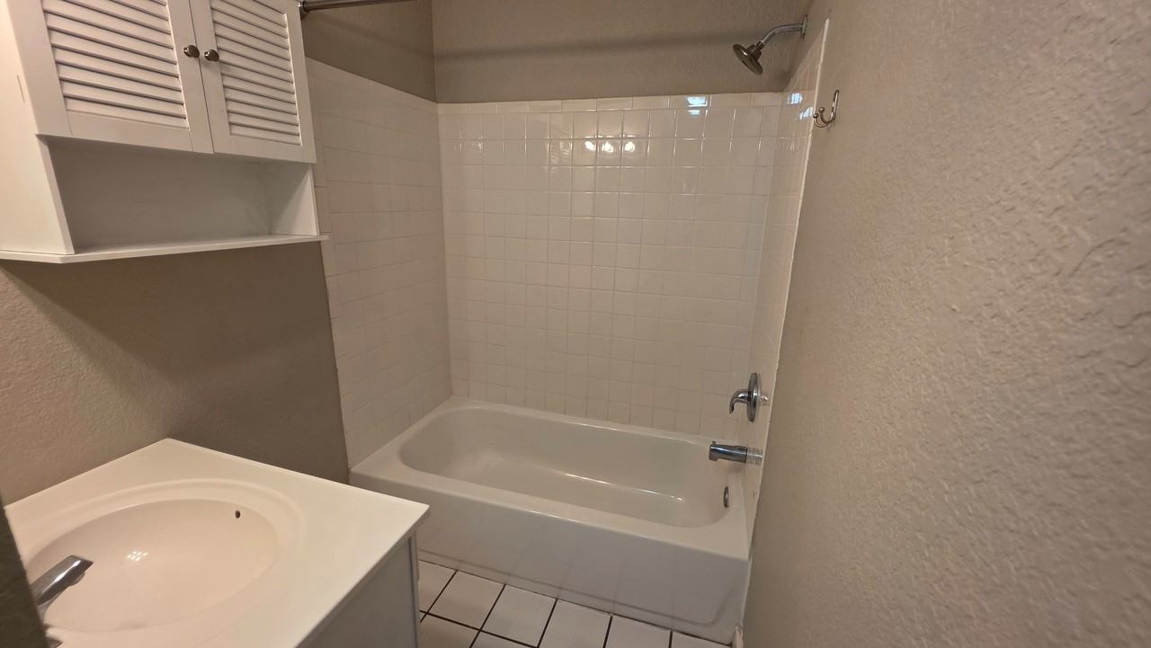 Garrett & Associates LLC Tri Plex - Photo 3 of 9