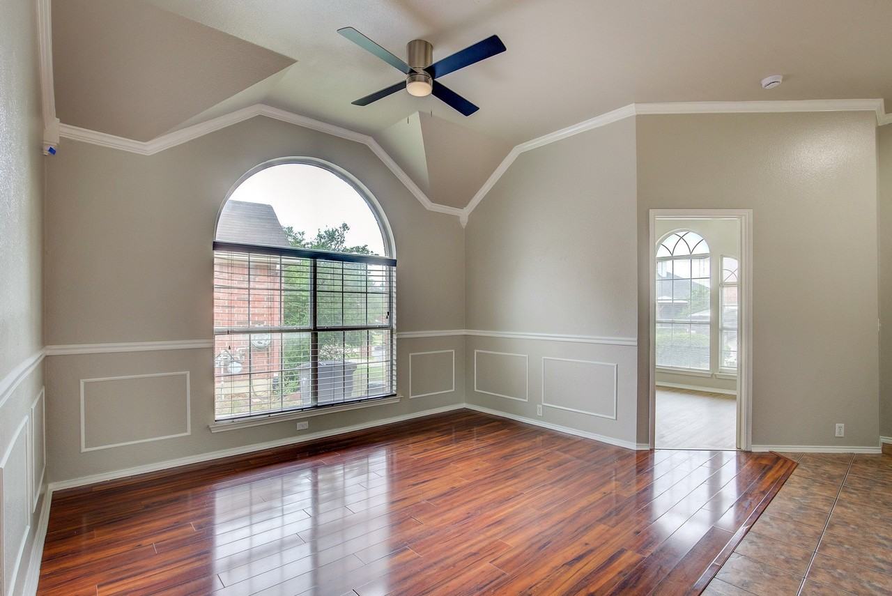 4637 Parkmount Dr - Photo 6 of 40