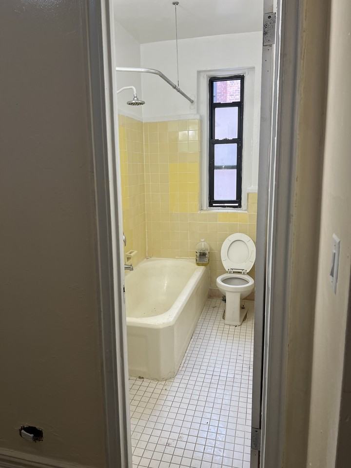 2975 Marion Ave #3D - Photo 2 of 4