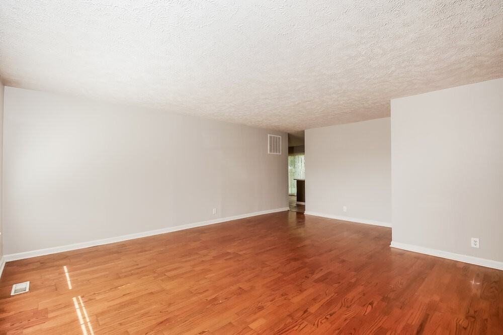 8858 Frontenac Rd - Photo 6 of 16