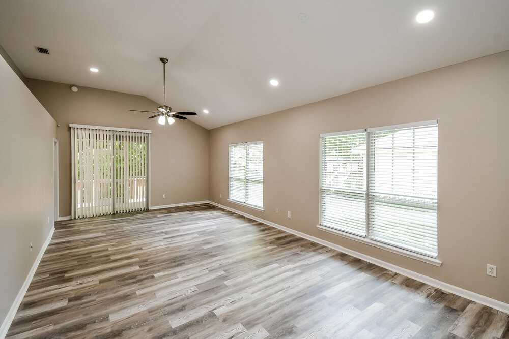 2131 Carnes St - Photo 4 of 16