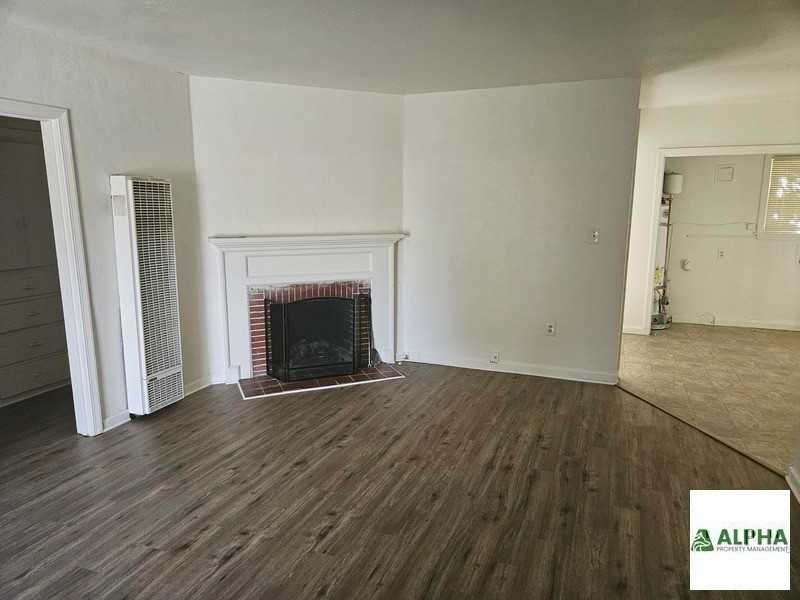 6134 40th St - Photo 2 of 11