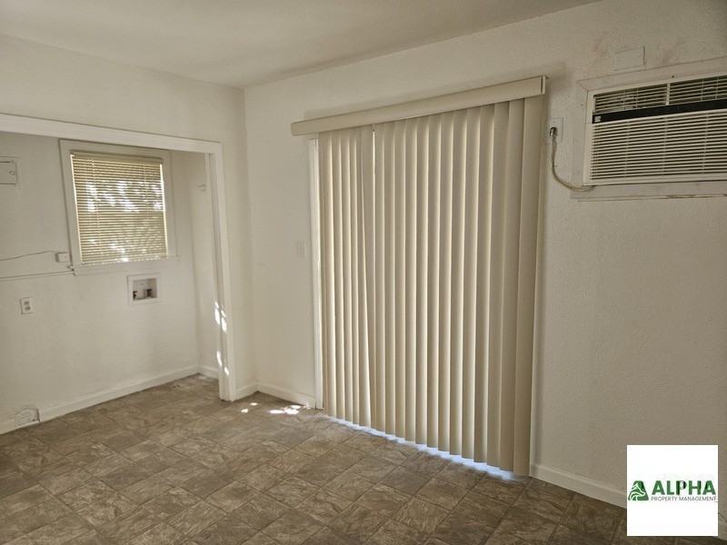 6134 40th St - Photo 3 of 11
