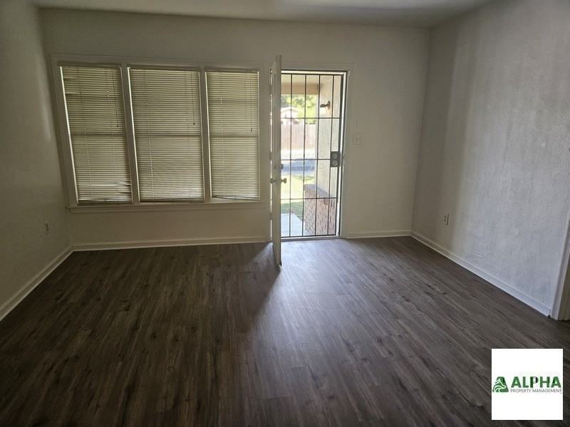 6134 40th St - Photo 4 of 11