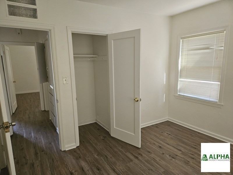 6134 40th St - Photo 6 of 11