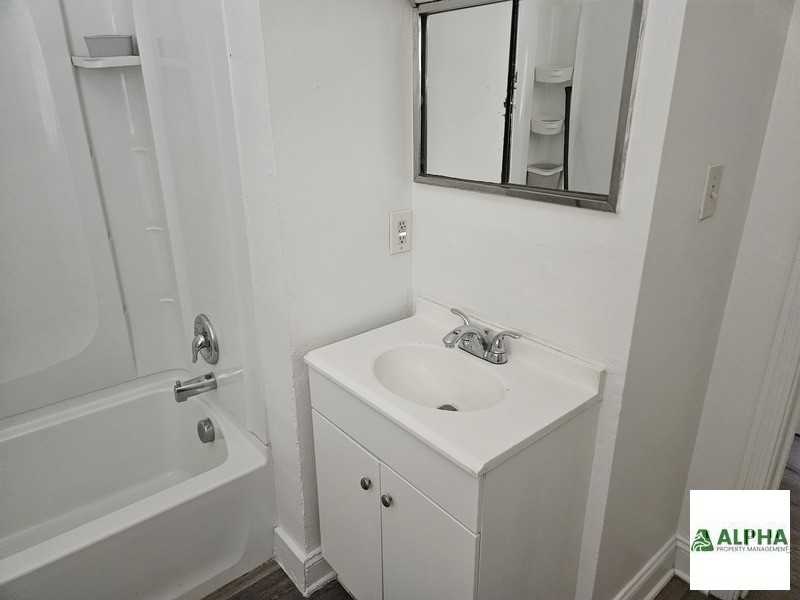 6134 40th St - Photo 7 of 11