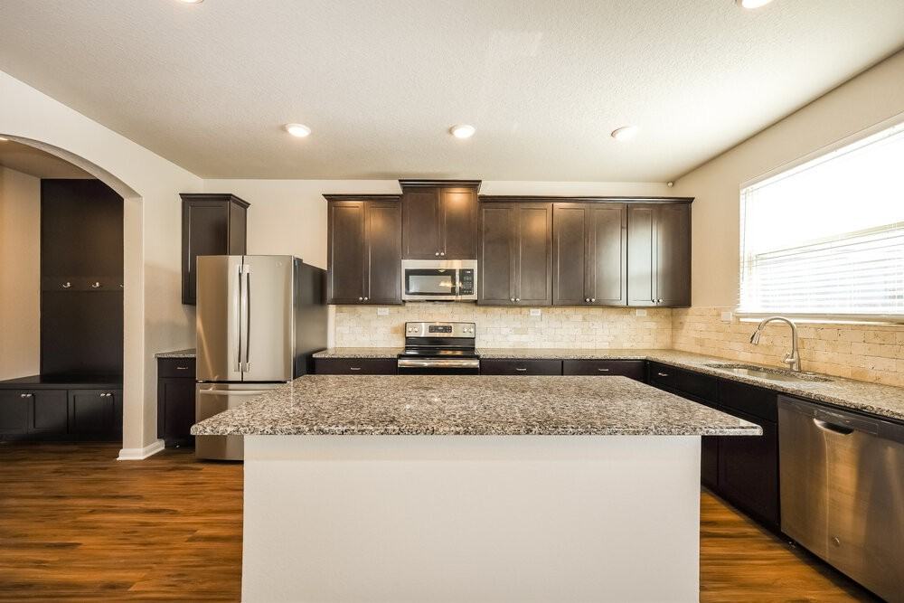 8230 Broussard - Photo 6 of 17