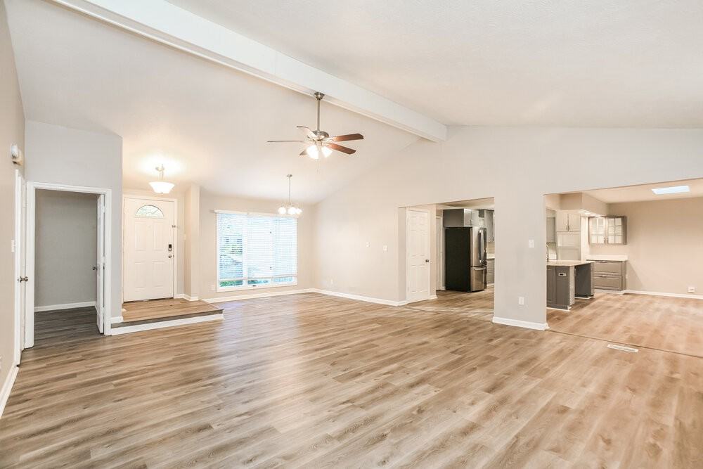 705 Firethorn Cir - Photo 4 of 19