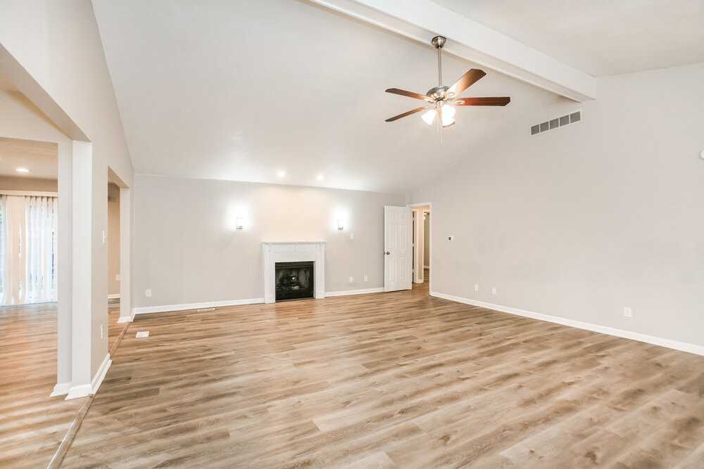 705 Firethorn Cir - Photo 6 of 19