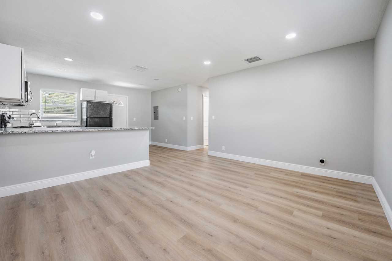 2642 South Dr #B - Photo 5 of 29