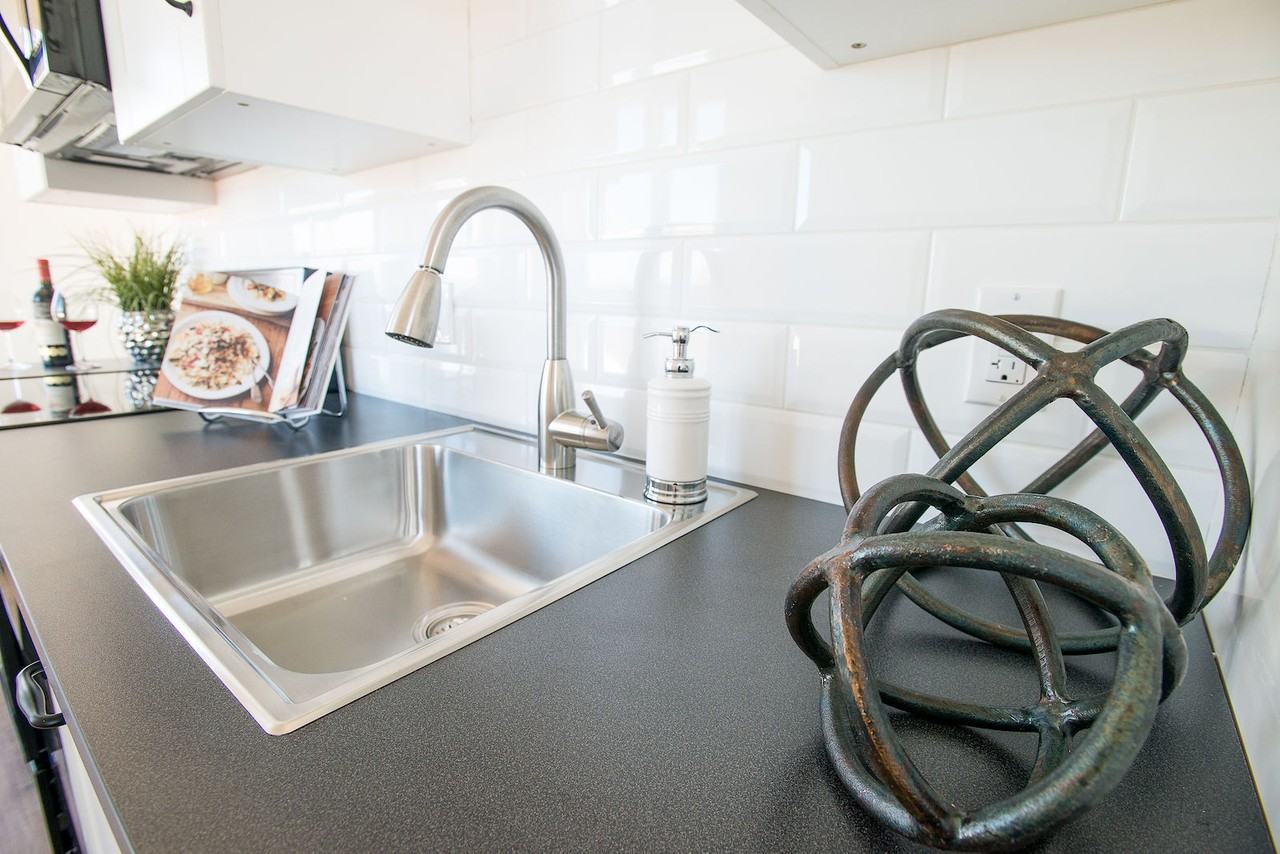 10767 95 St Nw - Photo 2 of 10