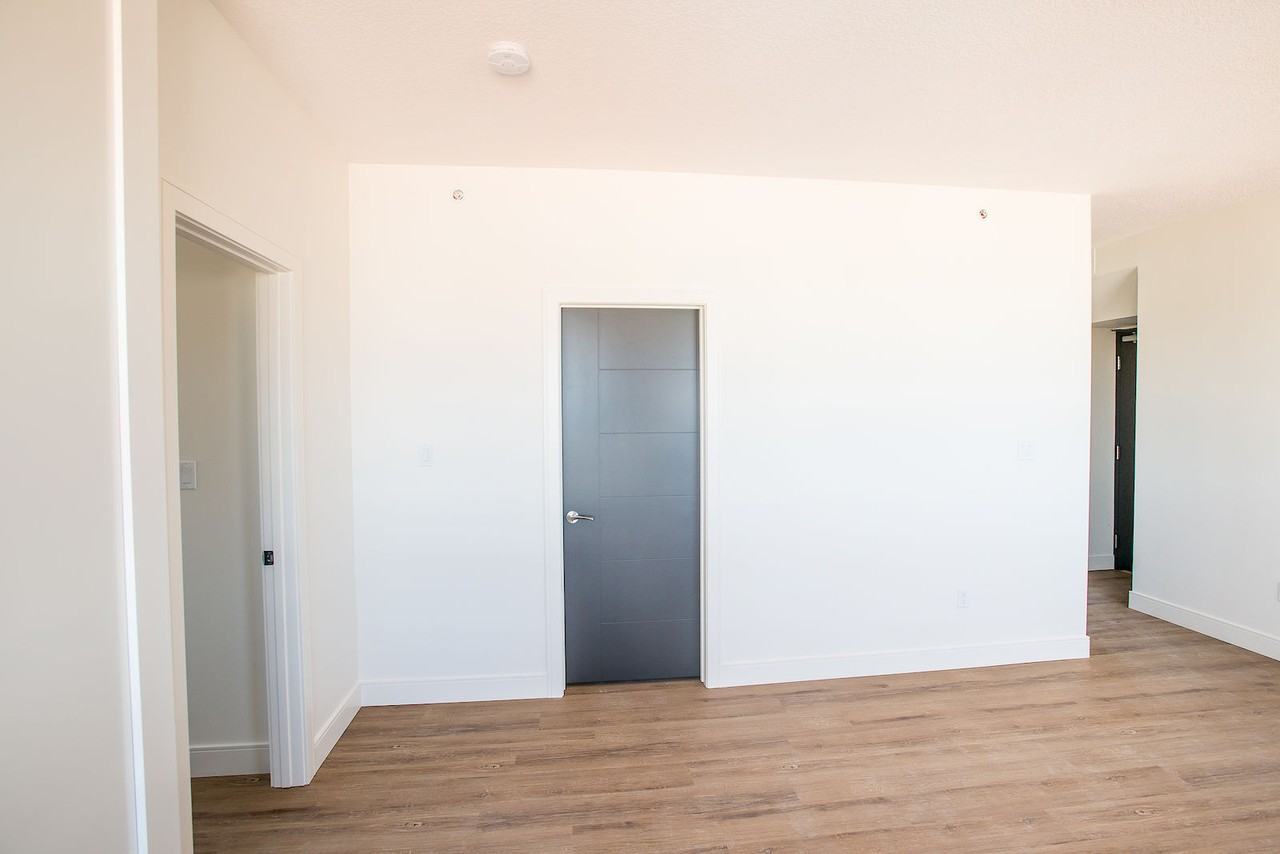 10767 95 St Nw - Photo 5 of 10
