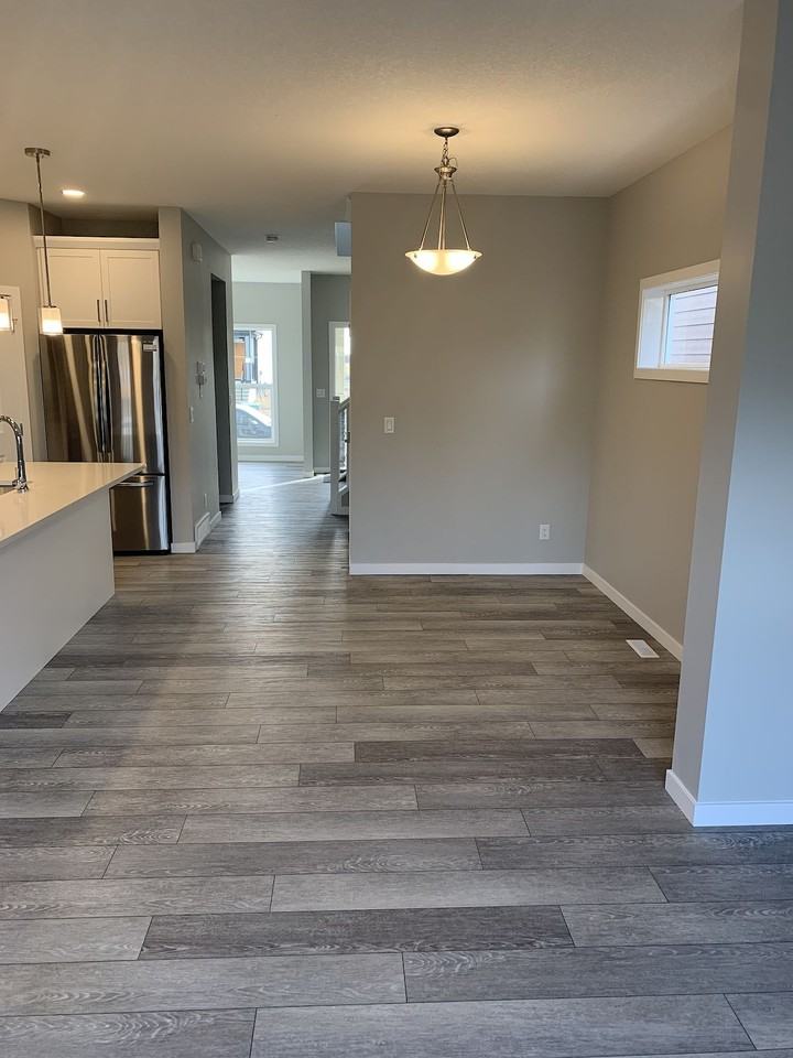 73 Masters St Se - Photo 2 of 15