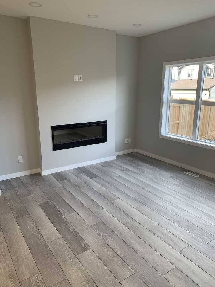 73 Masters St Se - Photo 3 of 15