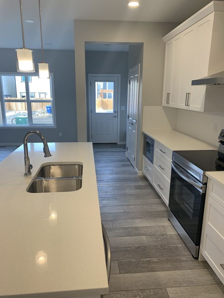 73 Masters St Se - Photo 4 of 15