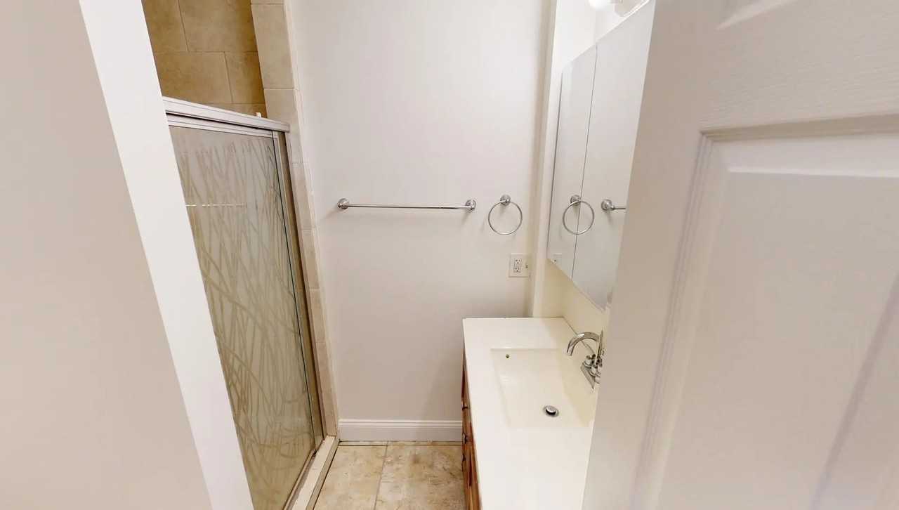 21 Rossmore St #2 - Photo 5 of 30