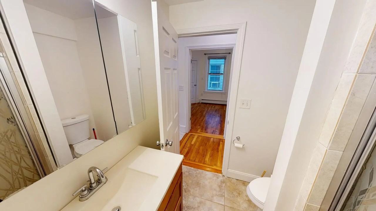 21 Rossmore St #2 - Photo 6 of 30