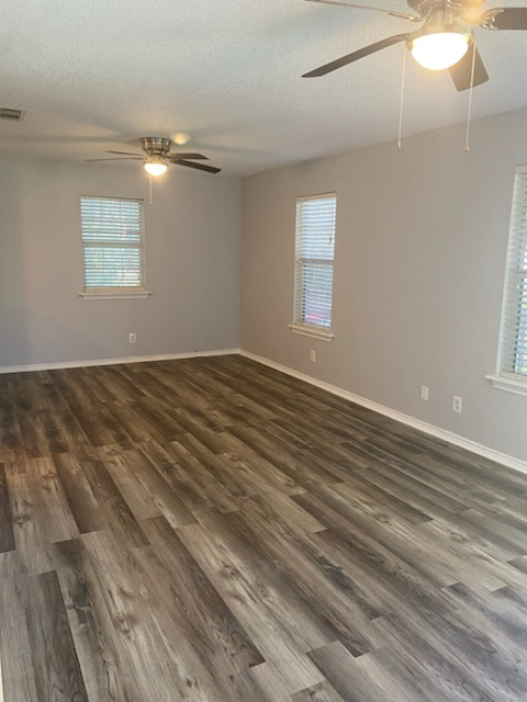 203 S Jefferson Ave - Photo 3 of 15