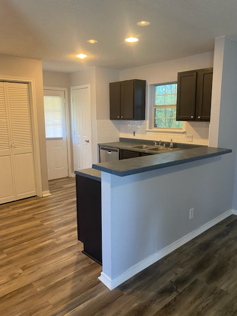 203 S Jefferson Ave - Photo 4 of 15
