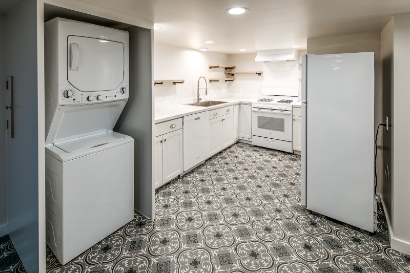 612 16th St - Photo 2 of 10