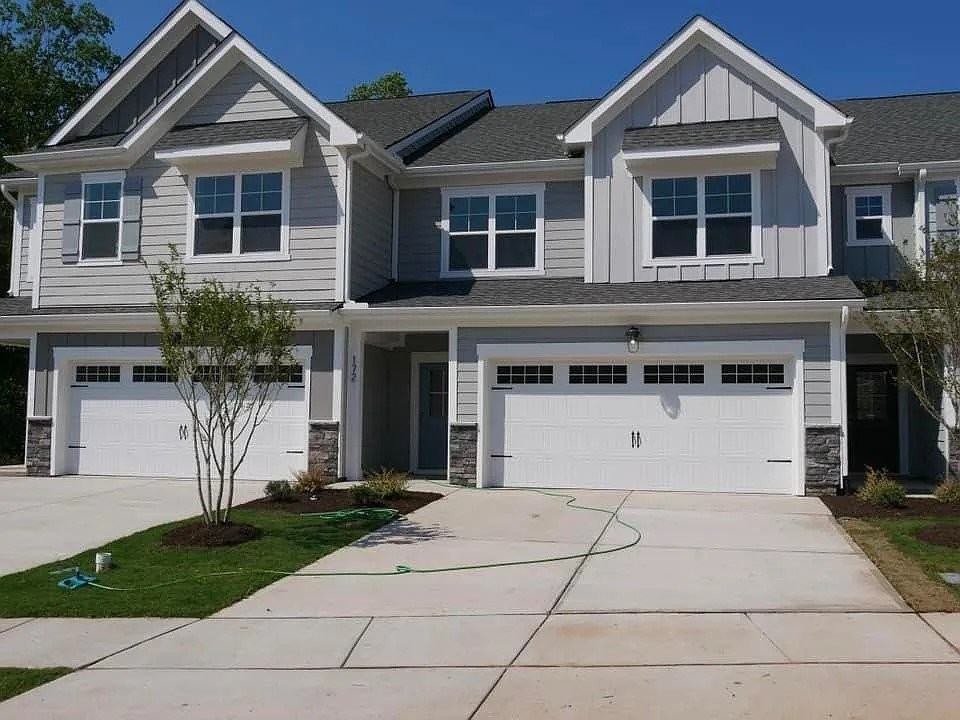 172 Sears Ridge Ln - Photo 2 of 20