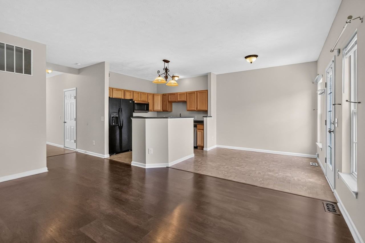 102 Yellowstone Ct - Photo 4 of 22