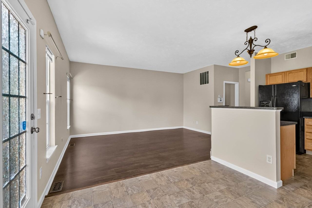 102 Yellowstone Ct - Photo 5 of 22