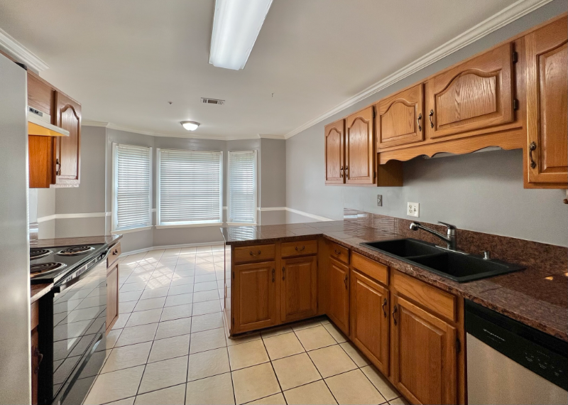 598 Saint James Walk Se - Photo 6 of 15
