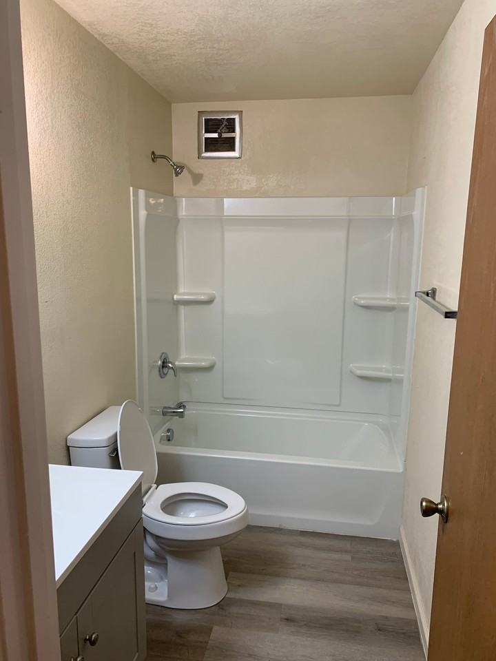2309 Southridge Dr - Photo 3 of 10