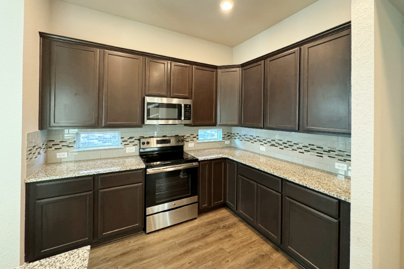 2725 Keathley Dr - Photo 4 of 19