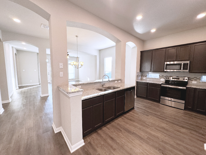 2725 Keathley Dr - Photo 5 of 19