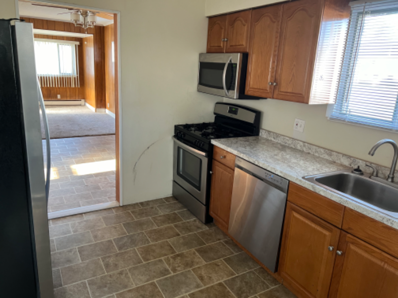 51 Laverack Ave - Photo 4 of 10