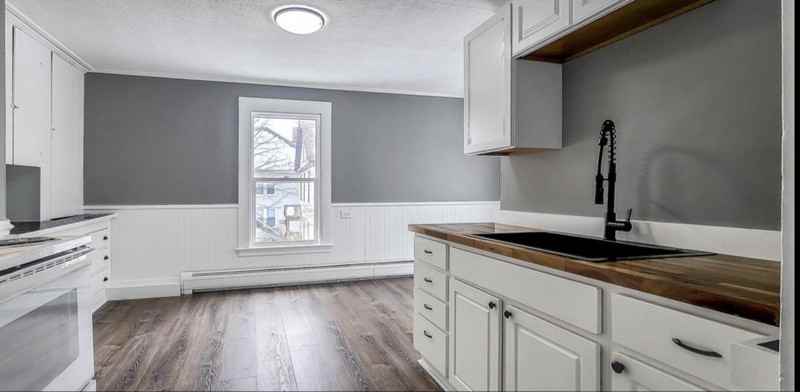 689 Main St #B - Photo 4 of 17