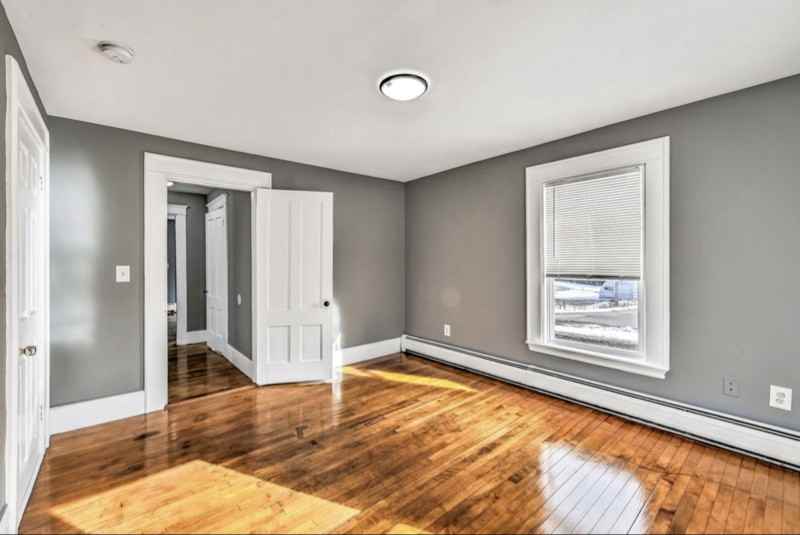 689 Main St #B - Photo 6 of 17