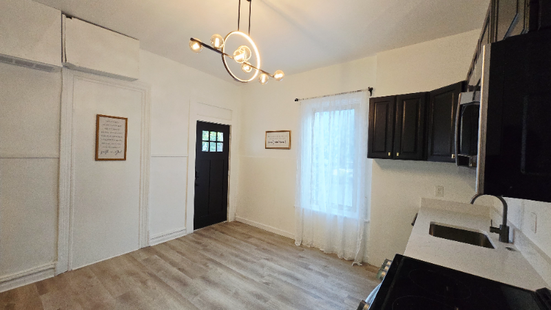 655 S Washington St #655B - Photo 2 of 20