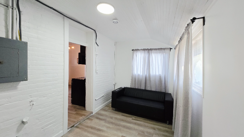 655 S Washington St #655B - Photo 5 of 20