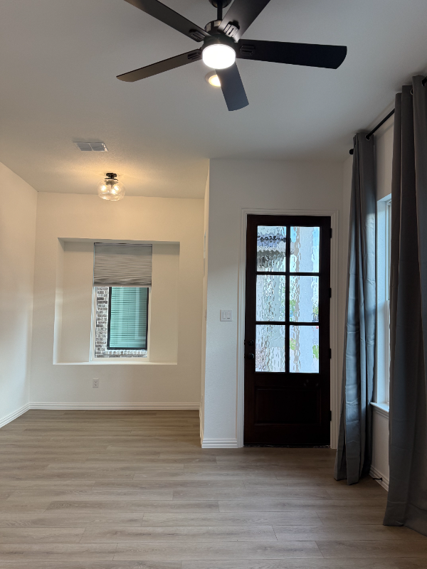 1132 Concan Dr - Photo 3 of 22