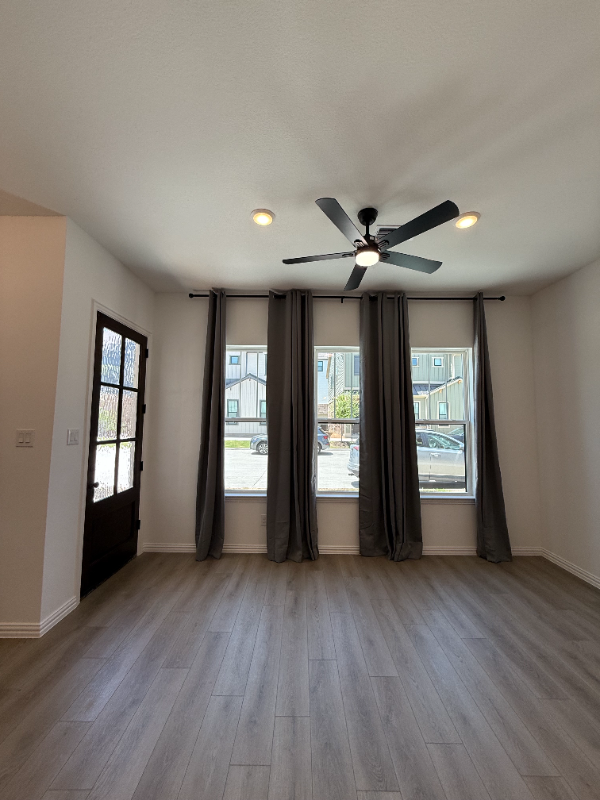 1132 Concan Dr - Photo 4 of 22