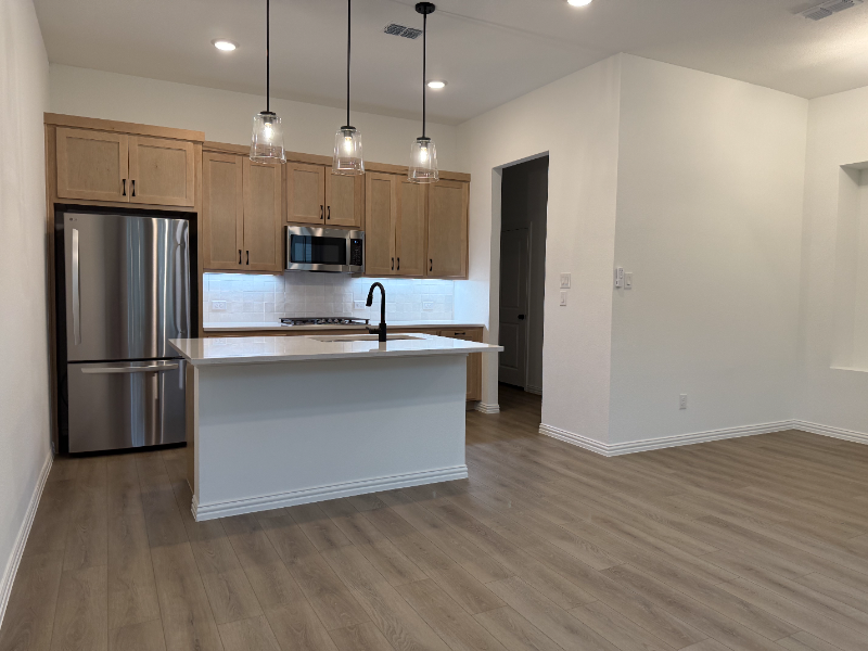 1132 Concan Dr - Photo 5 of 22