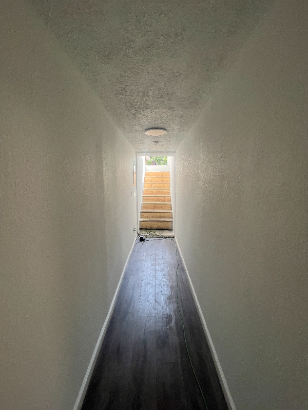 915 S Main St #101 - Photo 5 of 6