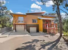 featured image of 2 Los Amigos Ct