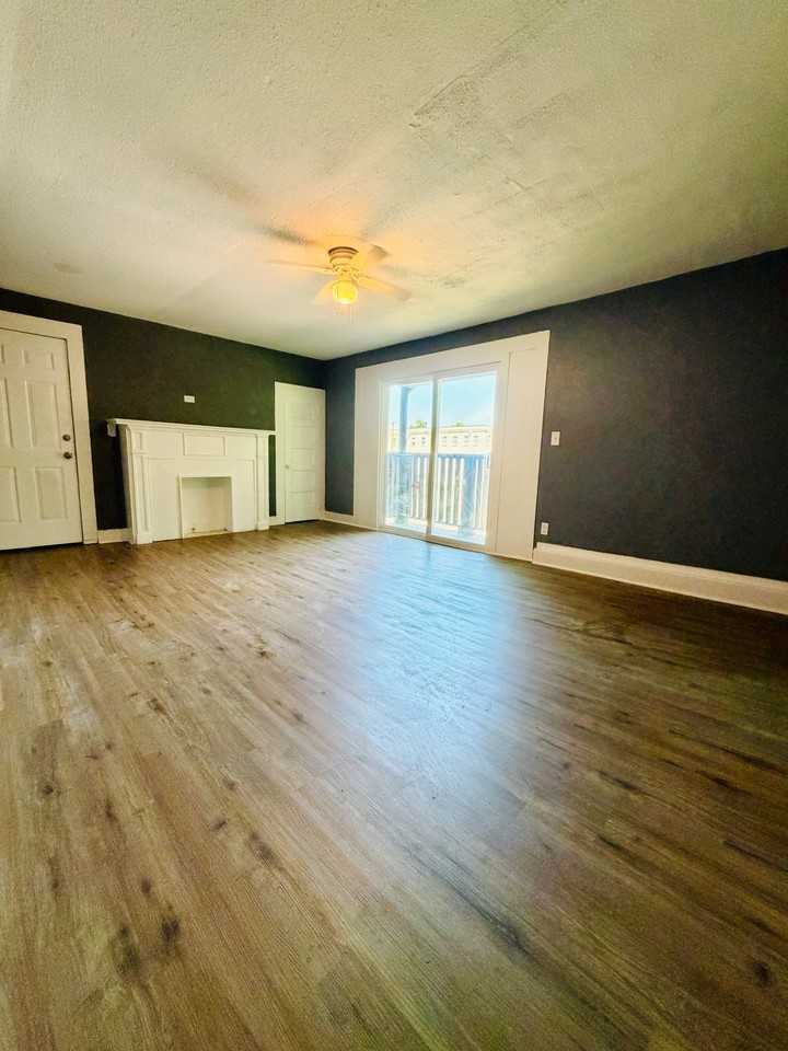 2317 Walnut St #2319 - Photo 5 of 13