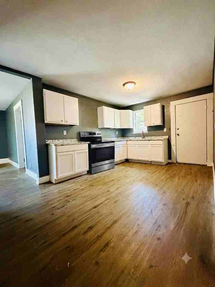 2317 Walnut St #2319 - Photo 6 of 13