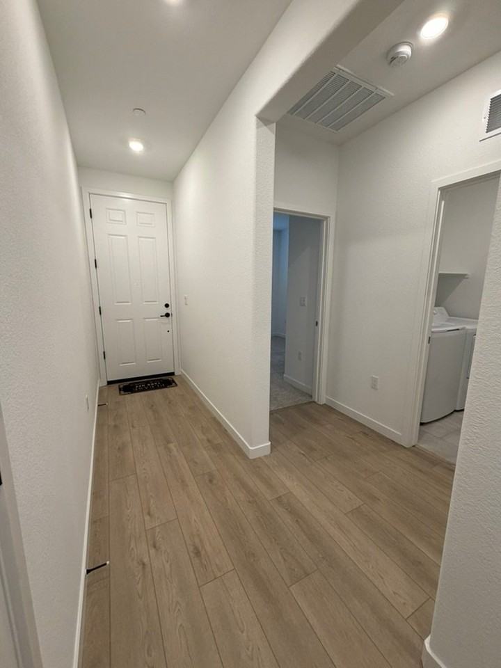 5348 Liberty Ship Way - Photo 2 of 10