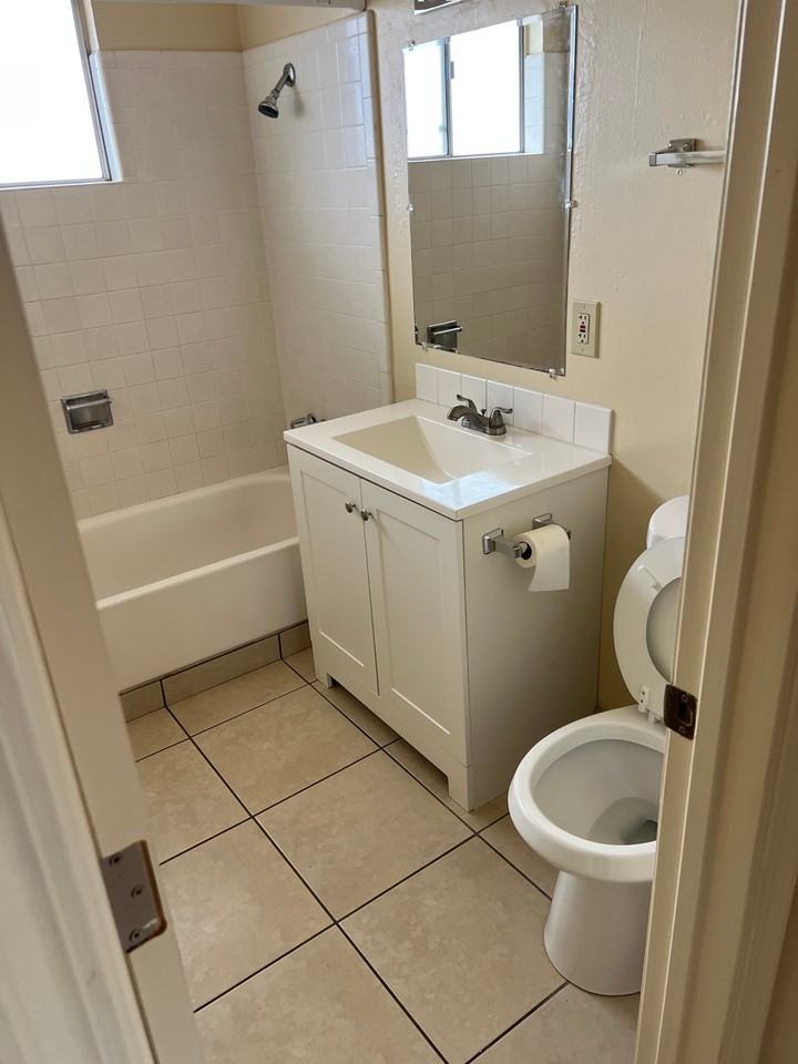 224 E Granger Ave #12 - Photo 4 of 5