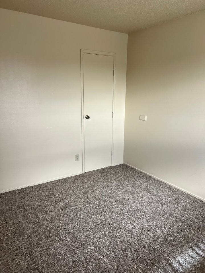 224 E Granger Ave #12 - Photo 5 of 5