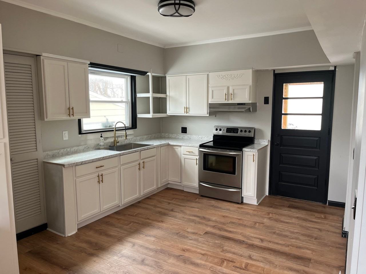 10 Dellinger Ave - Photo 4 of 10